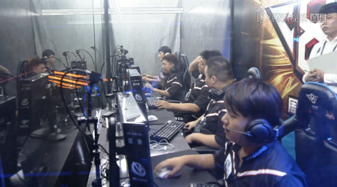 Generation Gaming 在 LCK 2025 赛季中击败 Hanwha Life Esports