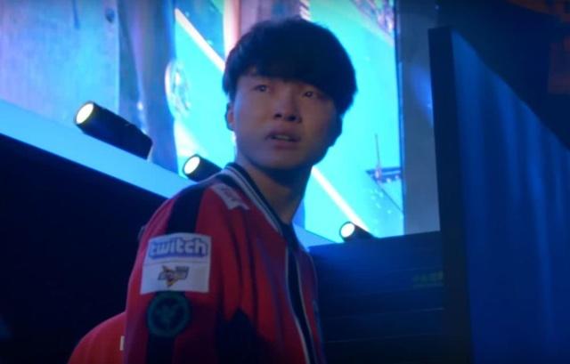 LNG Esports 模仿职业选手 knight 和 Alola 努力学习。 Bilibili Gaming 在第一场比赛中击败了 LNG Esports 。