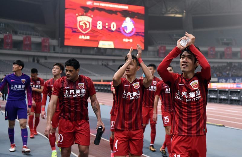 Zeka 真的是个聪明的家伙！在莎士比亚比赛中， Hanwha Life Esports 做出了决定性的决策，赢得了比赛，并在混乱中击败了 Nongshim RedForce 。
